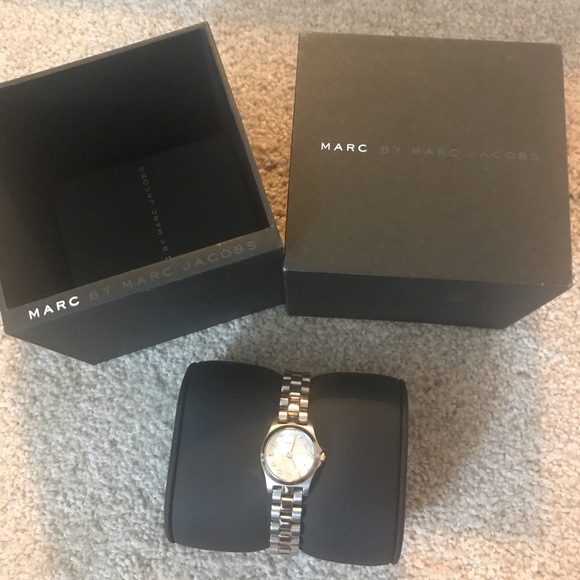Marc Jacobs Watch - Picture 3 of 5